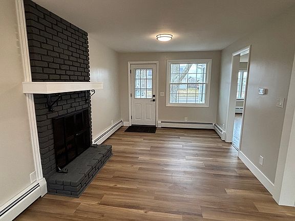 3rd image of 52 Bushee Rd