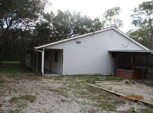 235 Papaya St, Welaka, FL 32193