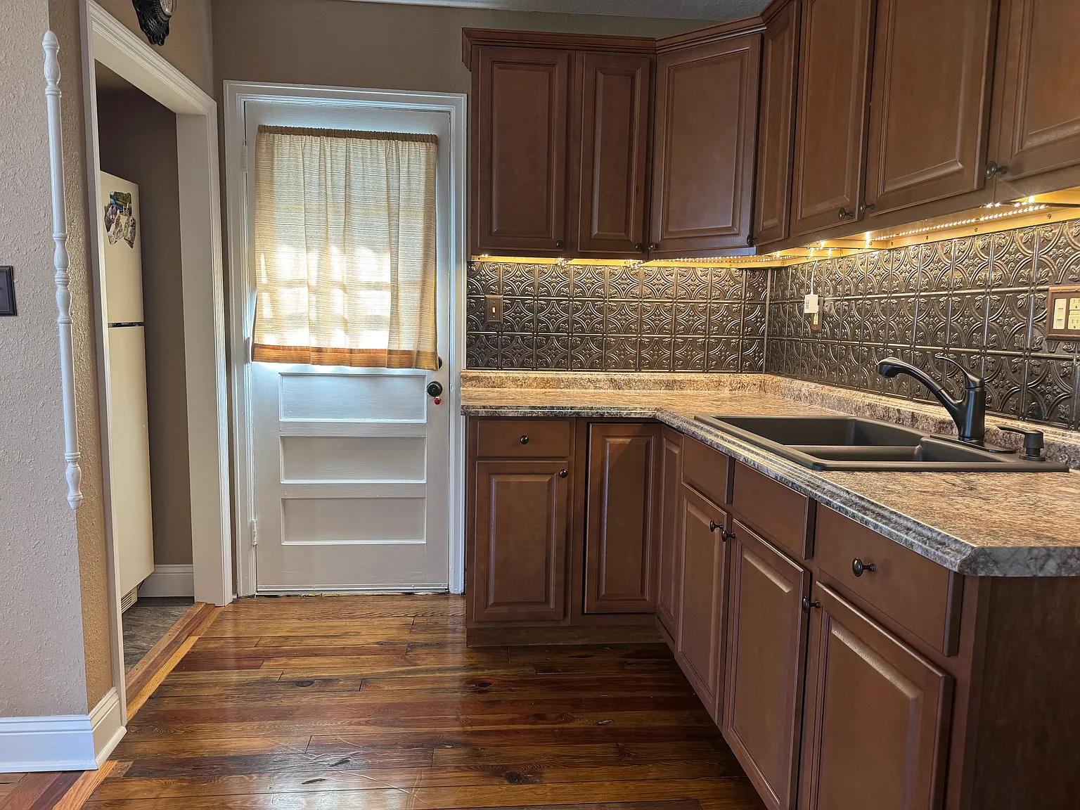 1202 Tremont Ave — Photo 4