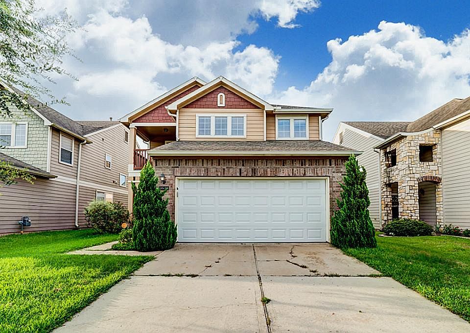 1st image of 26138 Parkman Grove Dr