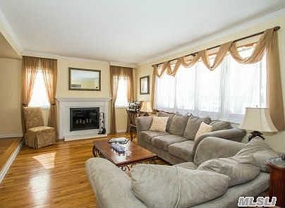 2nd image of 34 Culver Ct