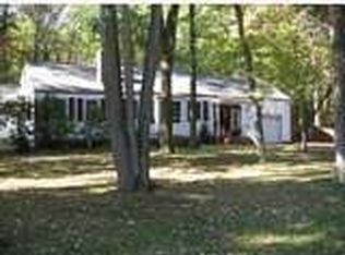 65 Henderson Rd, Kendall Park, NJ 08824