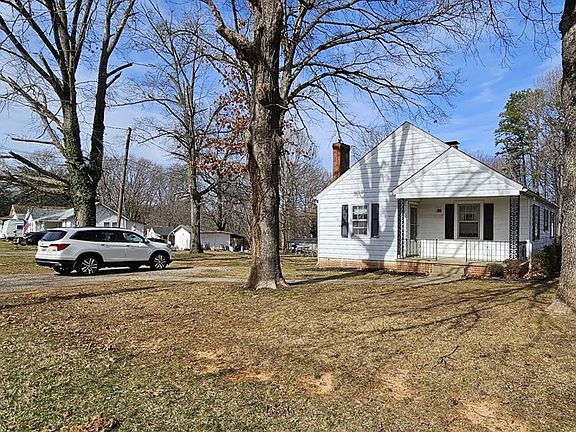 2nd image of 518 Edgewood Dr