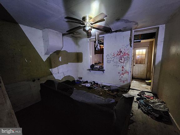 5th image of 1617 Cole St