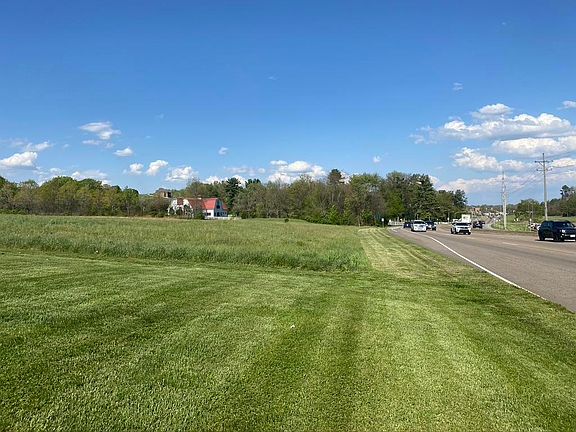5th image of W Stone Dr