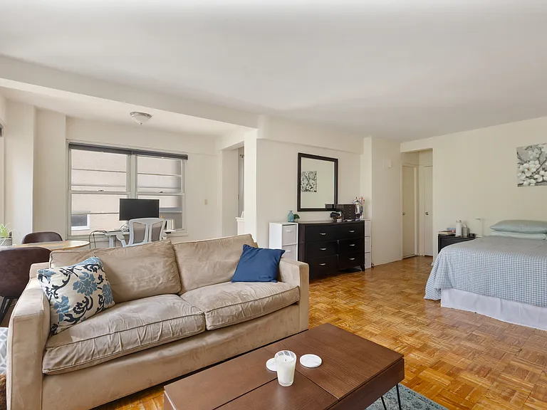 249 E 48th St #9H — Photo 2