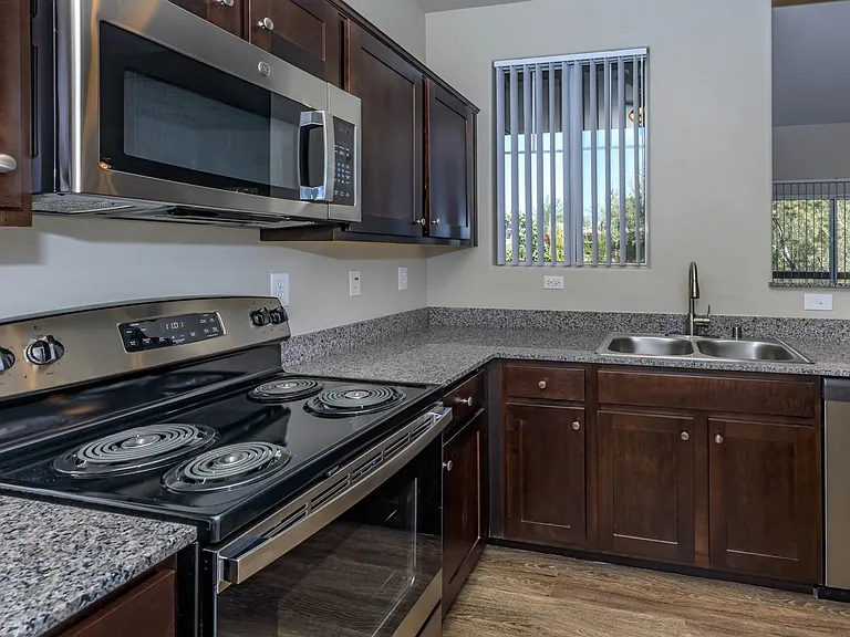 Renovated 1b1 683 SQFT 1 Bed 1 Bath