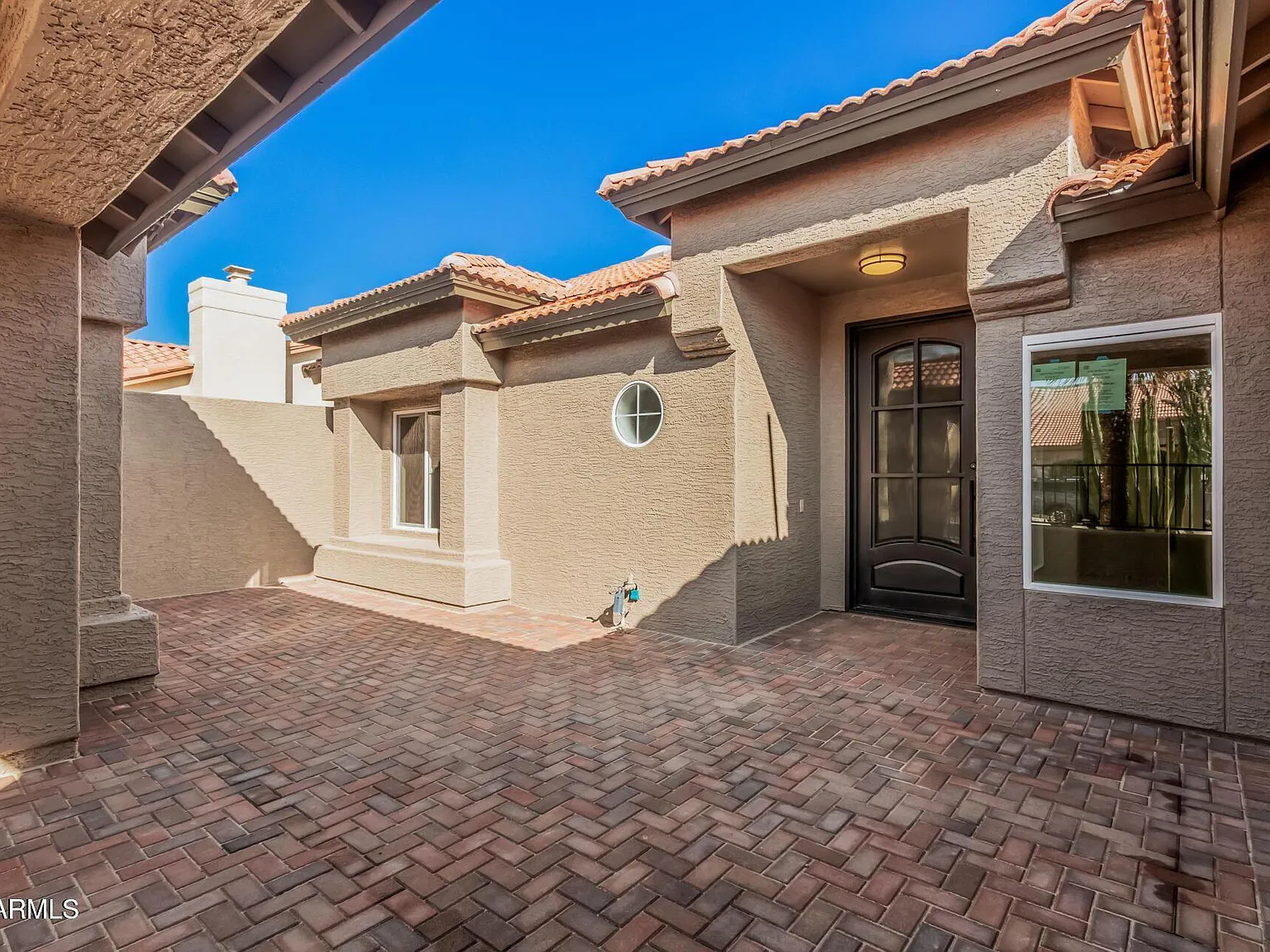 3 bed, 3.0 bath, 2300 sqft, $3,000 — Photo 3