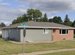 610 5th Ave NE, Hazen, ND 58545