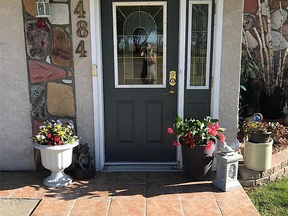 4th image of 484 Stewart STREET