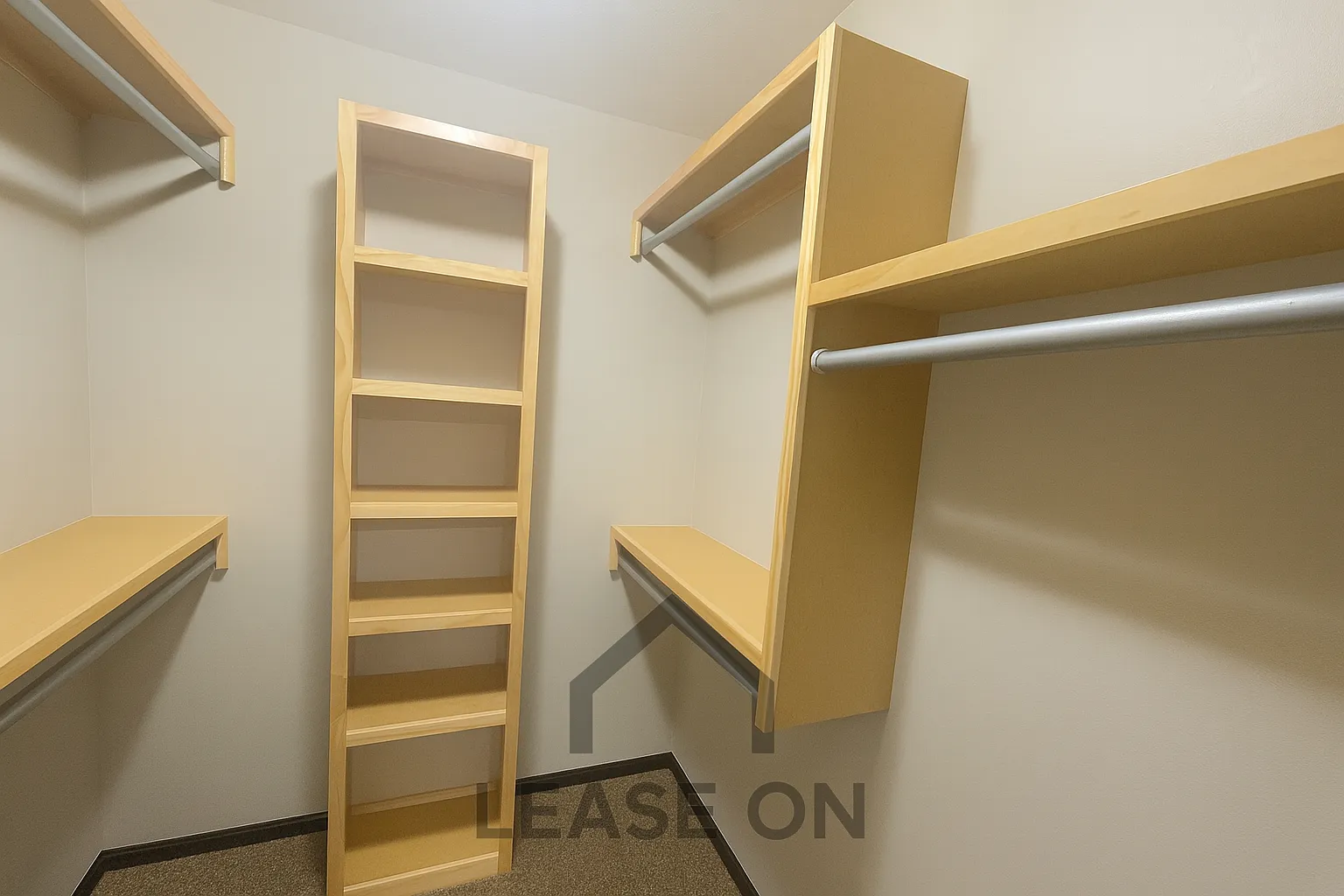 3 bed, 1800 sqft, $1,675 — Photo 2