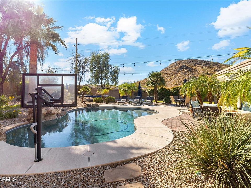 1st image of 447 W PALOMINO Court