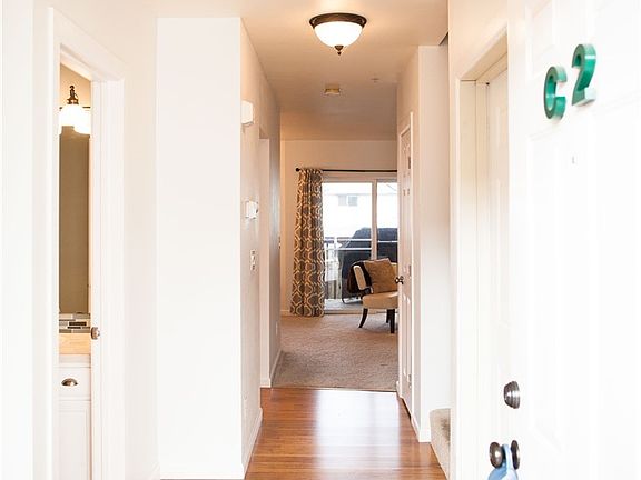 2nd image of 15815 Admiralty Way APT C2