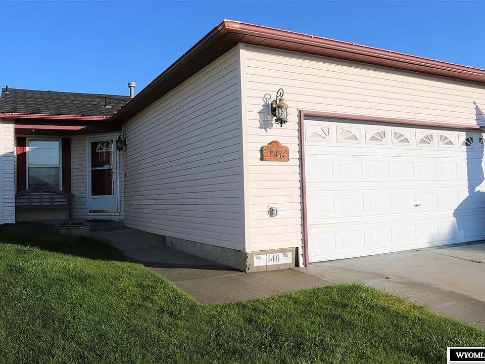 1st image of 146 Magnolia Cir