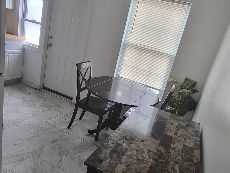 438 Main St #R — Photo 20