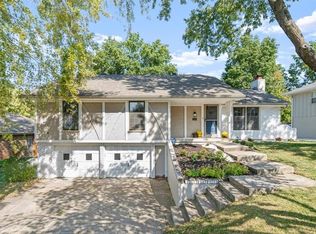 2230 NE 73rd St, Gladstone, MO 64118