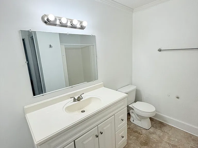 1493 Foxhall Dr — Photo 15