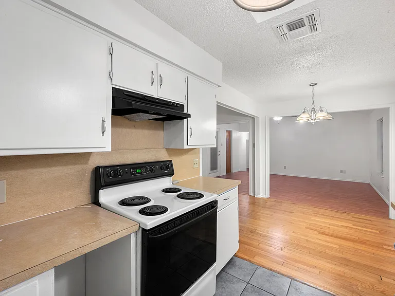 6436 Ridglea Dr — Photo 13