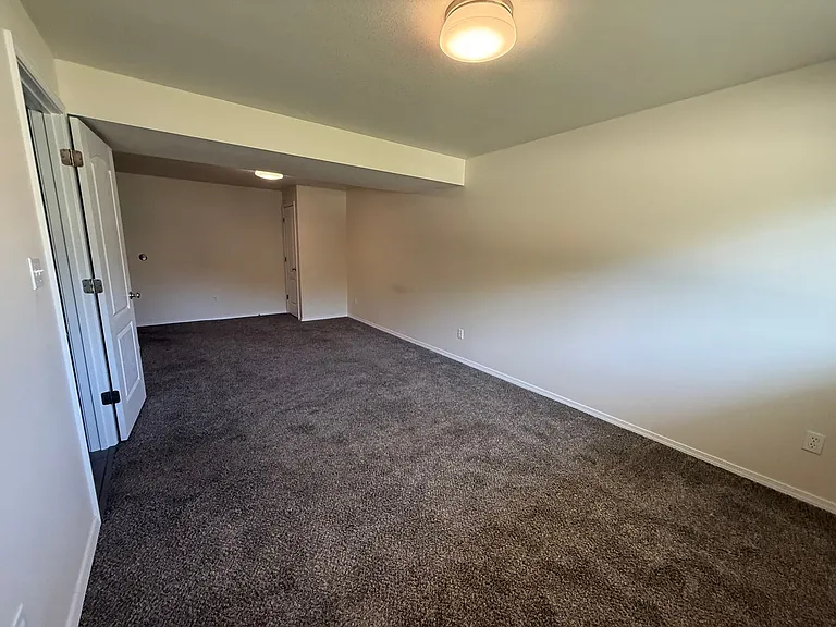 923 Foster Ct — Photo 14