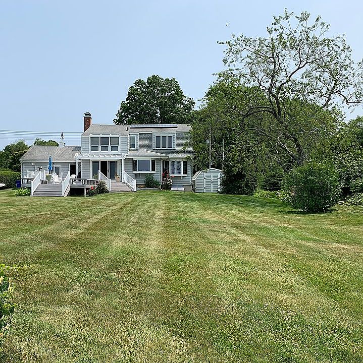 2nd image of 28 Niantic River Rd