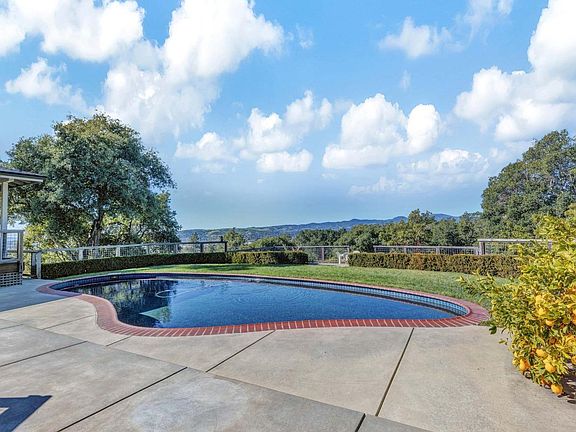 5th image of 524 Montecito Boulevard
