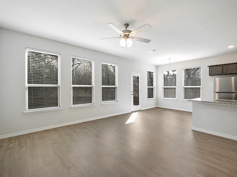 517 S Mockingbird Ln #519 — Photo 3