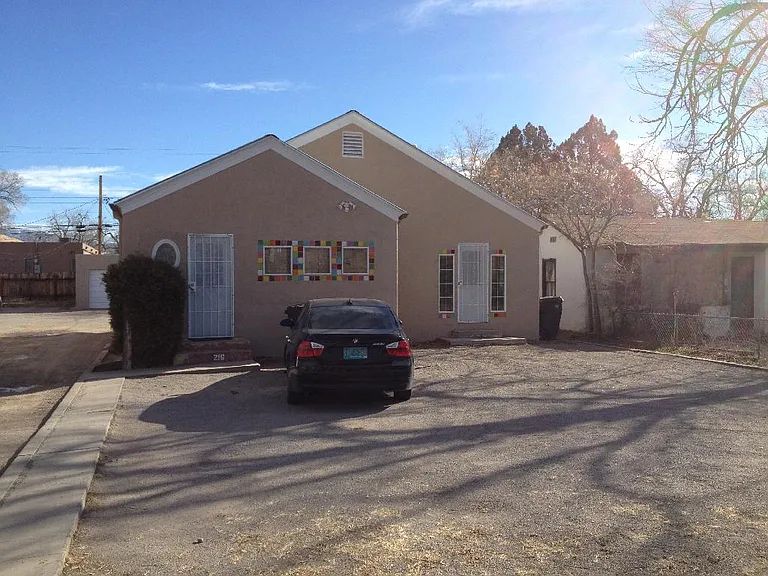 Updated 1 Bedroom with Garage Just 2 Blocks to UNM — Photo 1