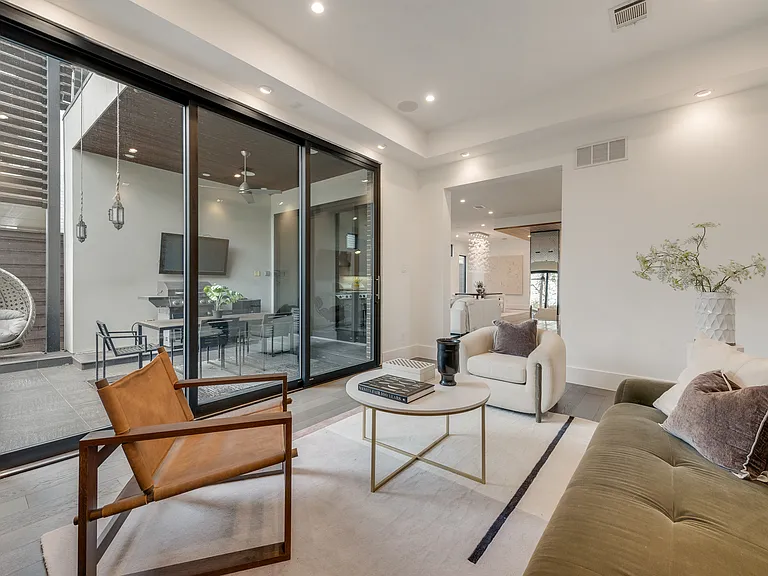 6420 Kenwood Ave — Photo 40
