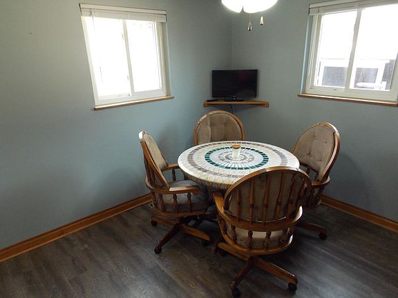 5th image of 3958 Halsey Pl