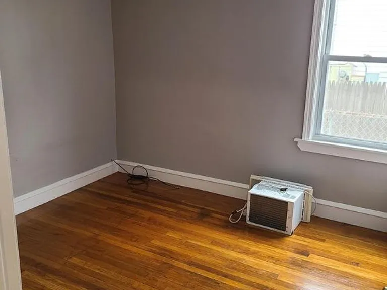105 Ballard St #1 — Photo 5