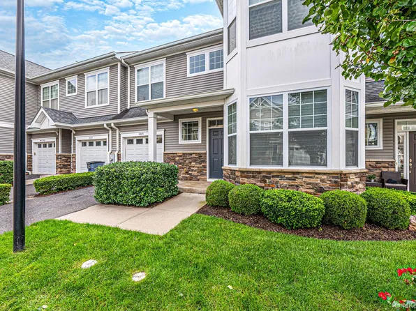 2305 Townhome Way, Huntington Station, NY 11746