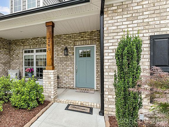 5th image of 260 Lagoda Dr