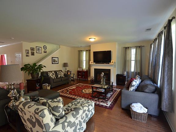 3rd image of 385 Sanctuary Park Dr