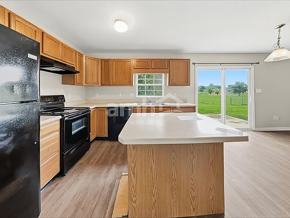 4th image of 955 Nicole Way
