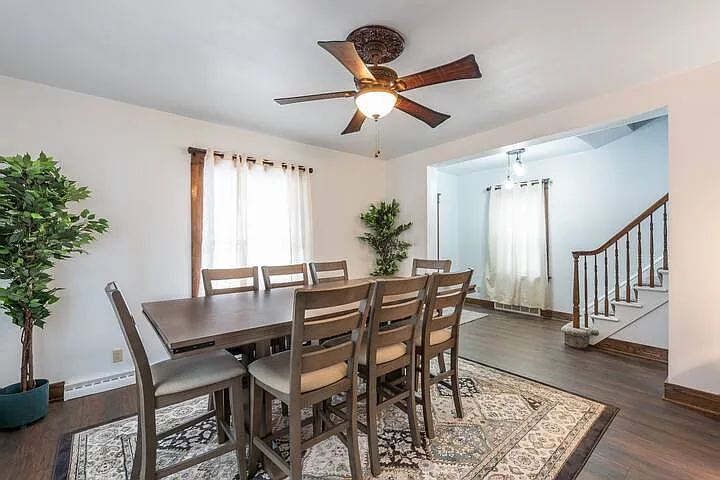 3 bed, 1450 sqft, $1,300 — Photo 2