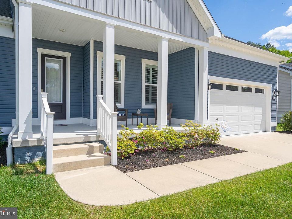 1st image of 18565 Emerson Way