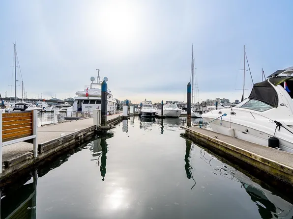 1088 Marinaside Cres #D7, Vancouver, BC V6Z 3C4