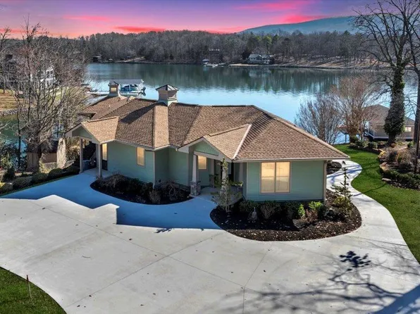 216 Lee Dr, Huddleston, VA 24104