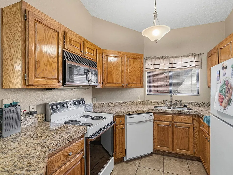 631 Ridge Rim Way
