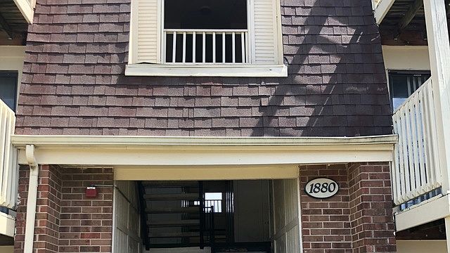 1st image of 1880 Somerset Dr