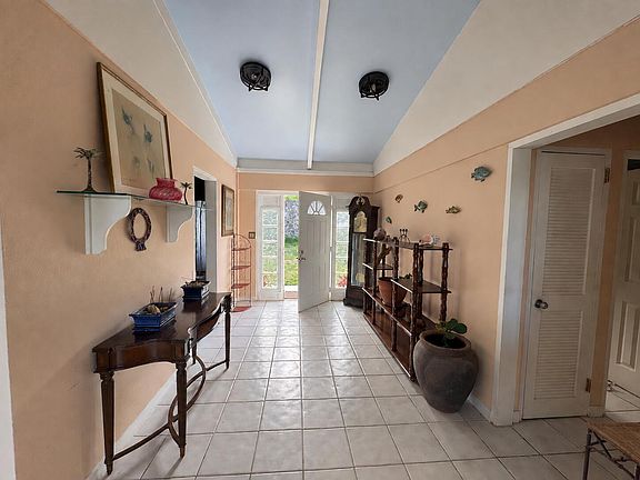 3rd image of 106 Mount Pleasant Est