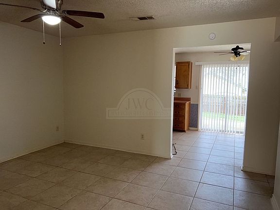 3rd image of 206 Sorrell Dr
