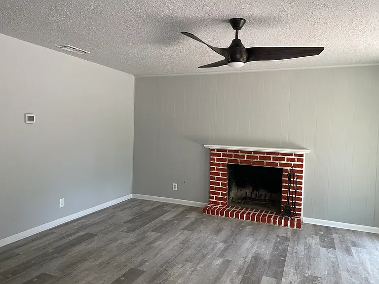 407 Arbor Ln — Photo 8