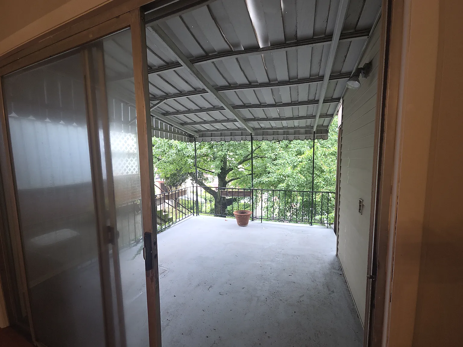 3 bed, 1.5 bath, 1414 sqft, $1,950 — Photo 4