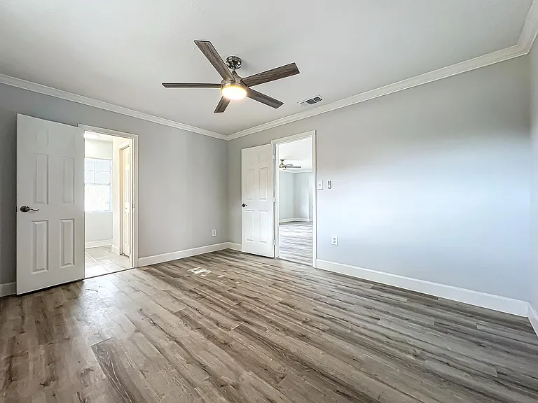 3230 Caulfield St — Photo 9