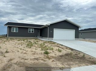 509 7th St, Phillips, NE 68865