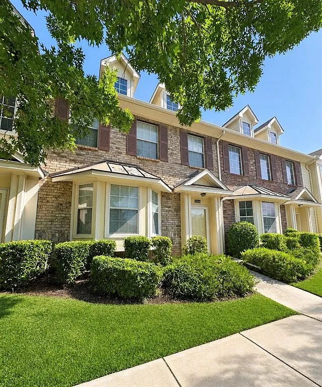 3 bed, 2.5 bath, 1488 sqft, $2,250 — Photo 1