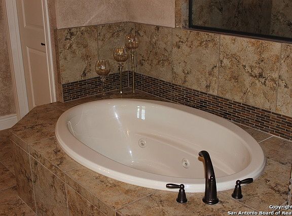 2nd image of 24030 Vecchio