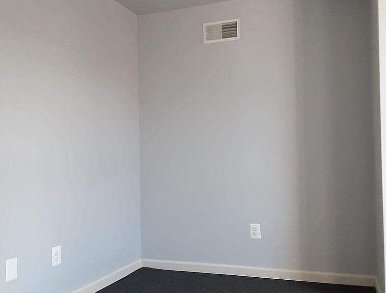 1st image of 459 N Dearborn St #457