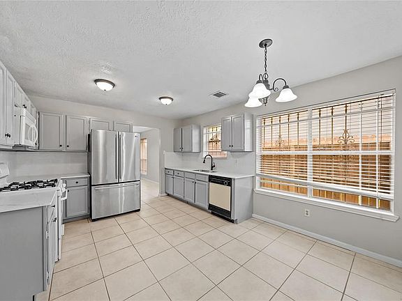 5th image of 11311 Brettwood Dr
